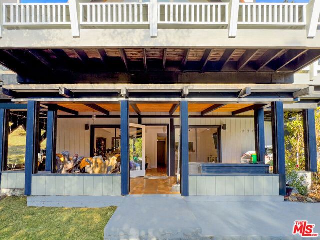 22012 Topanga School Road, Topanga (los Angeles), CA 90290