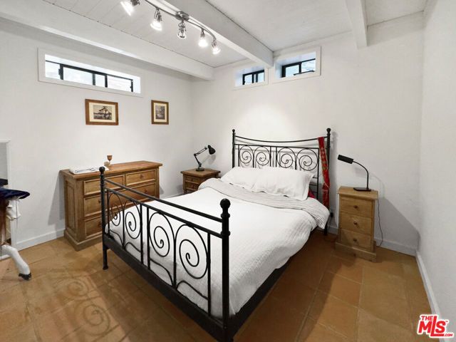 22012 Topanga School Road, Topanga (los Angeles), CA 90290