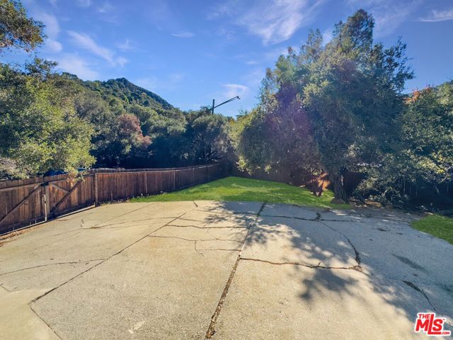 22012 Topanga School Road, Topanga (los Angeles), CA 90290