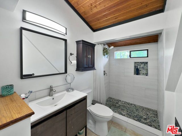 22012 Topanga School Road, Topanga (los Angeles), CA 90290