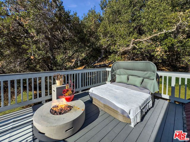 22012 Topanga School Road, Topanga (los Angeles), CA 90290