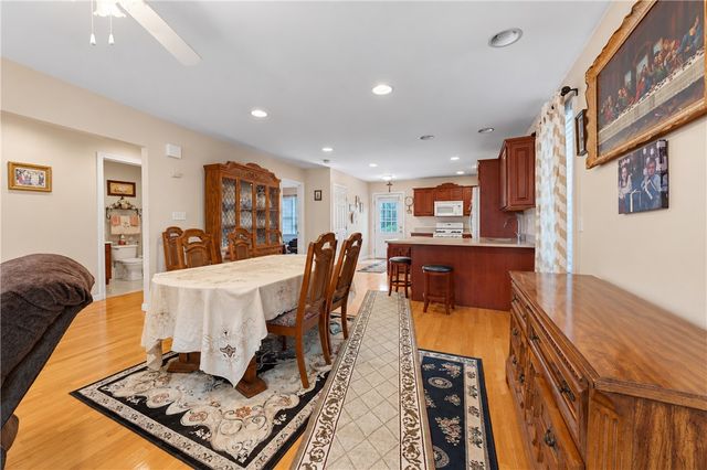 15 Metacomet Avenue, East Providence, RI 02916