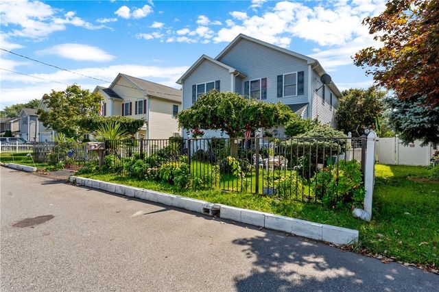 15 Metacomet Avenue, East Providence, RI 02916