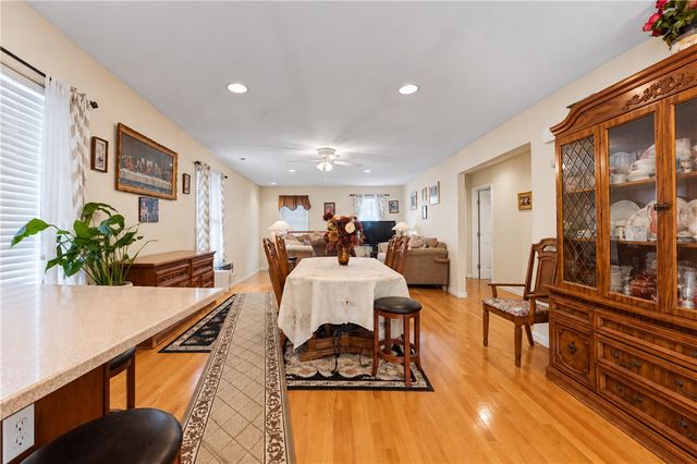 15 Metacomet Avenue, East Providence, RI 02916