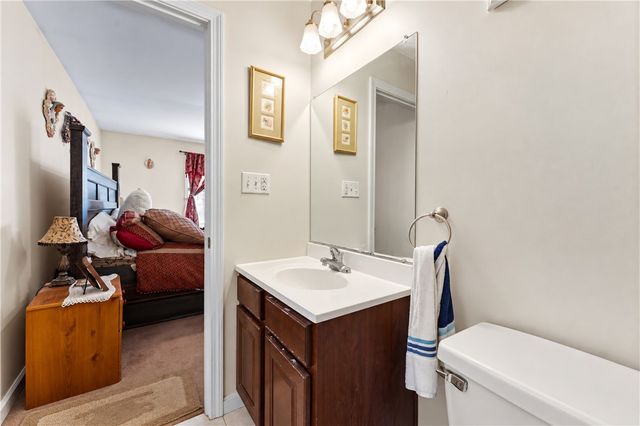 15 Metacomet Avenue, East Providence, RI 02916