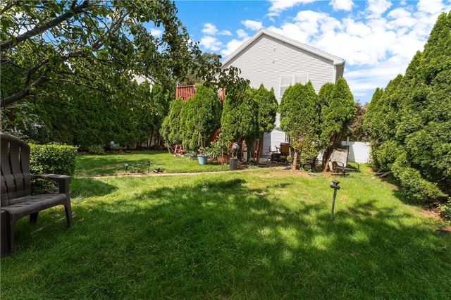 15 Metacomet Avenue, East Providence, RI 02916