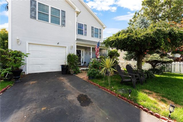 15 Metacomet Avenue, East Providence, RI 02916