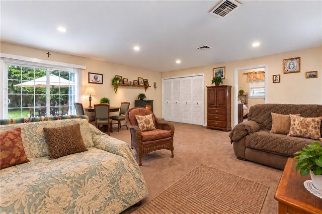 15 Metacomet Avenue, East Providence, RI 02916