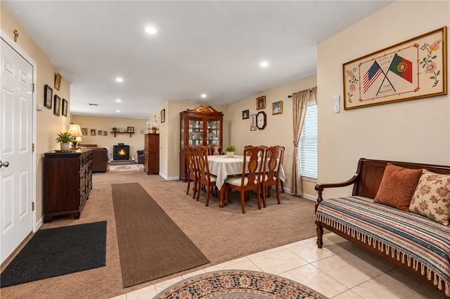 15 Metacomet Avenue, East Providence, RI 02916