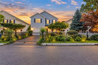 15 Metacomet Avenue, East Providence, RI 02916