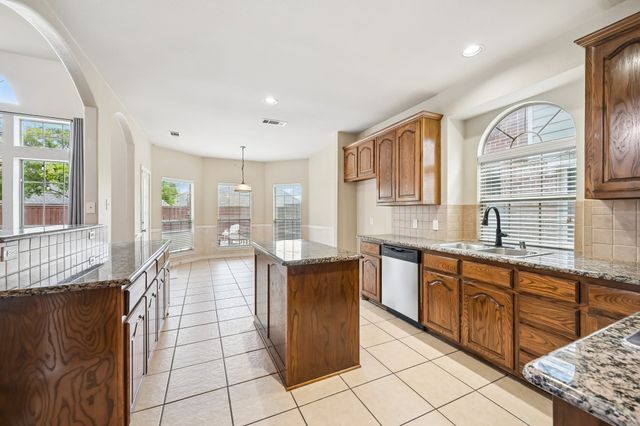381 Fairlanding Avenue, Fairview, TX 75069