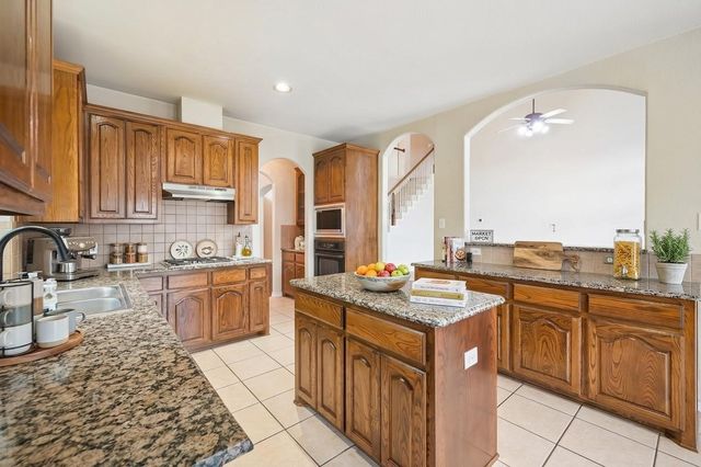 381 Fairlanding Avenue, Fairview, TX 75069