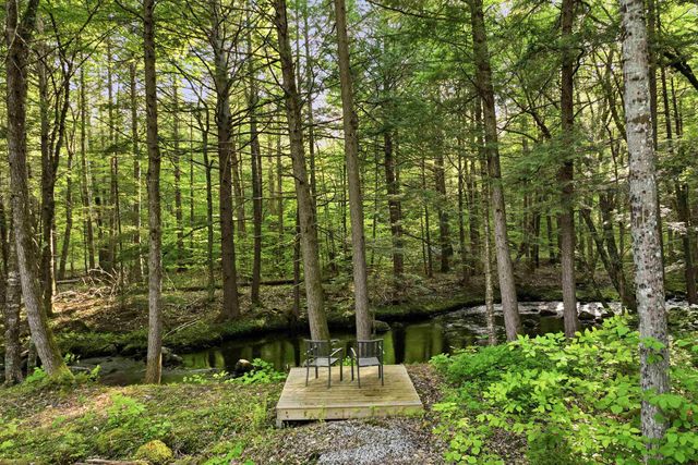 25 James Lane, Hebron, NH 03241