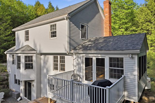 25 James Lane, Hebron, NH 03241