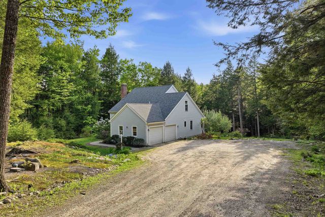 25 James Lane, Hebron, NH 03241