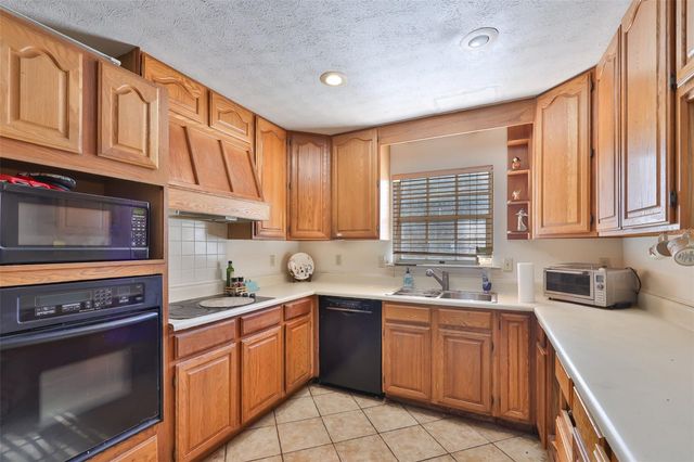 2710 LEWIS ROAD, Dover, FL 33527