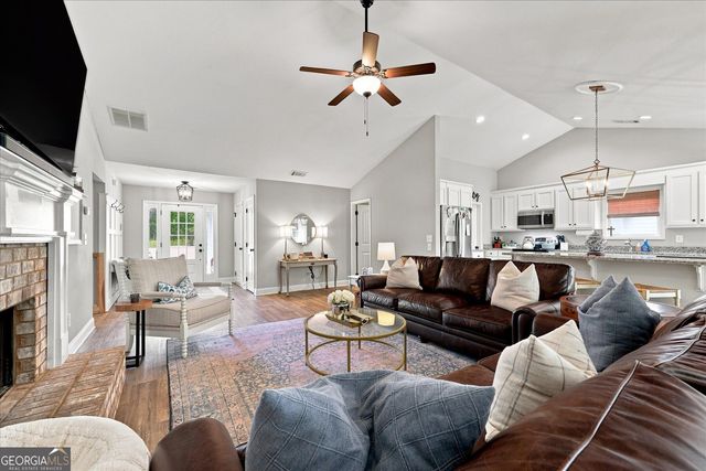 276 Kinsley Way, Statham, GA 30666