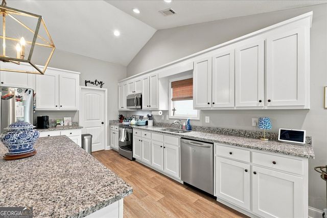 276 Kinsley Way, Statham, GA 30666