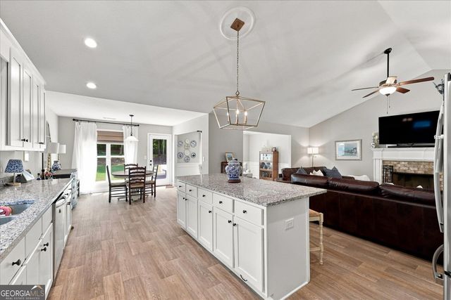 276 Kinsley Way, Statham, GA 30666