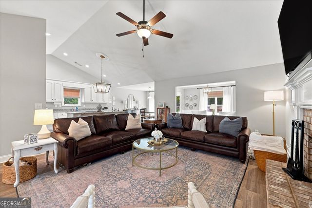 276 Kinsley Way, Statham, GA 30666