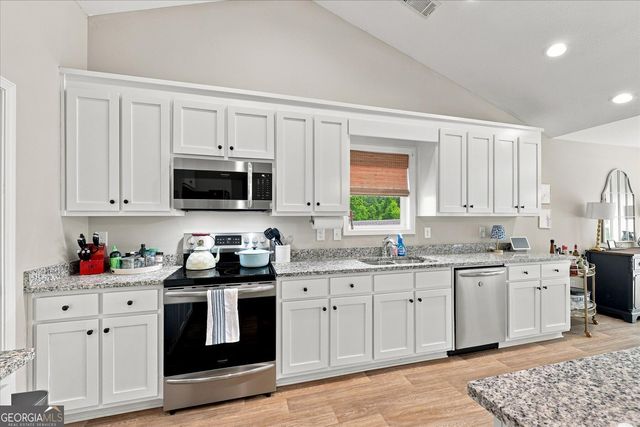 276 Kinsley Way, Statham, GA 30666