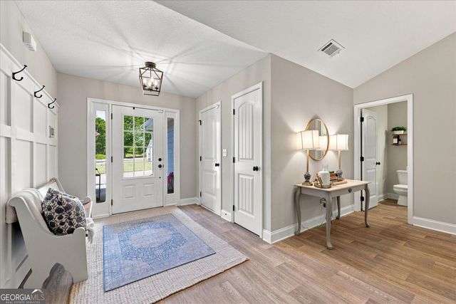 276 Kinsley Way, Statham, GA 30666