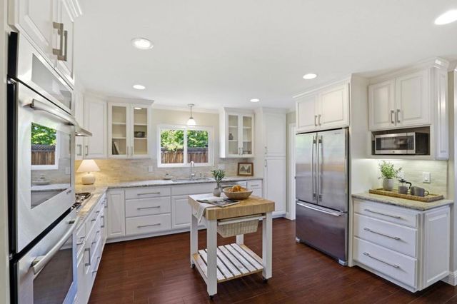 2725 Fairbrook Drive, Mountain View, CA 94040