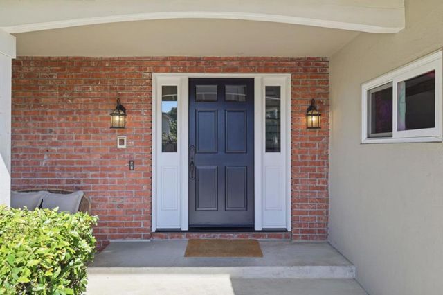 2725 Fairbrook Drive, Mountain View, CA 94040