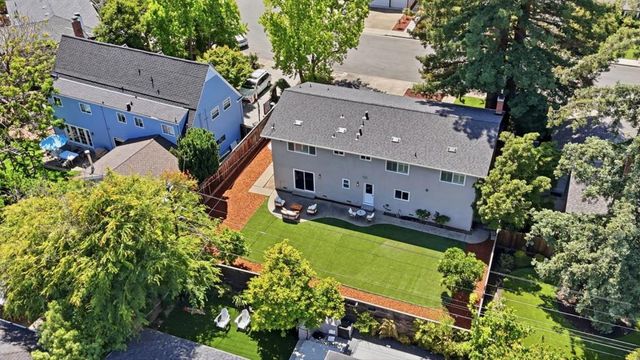 2725 Fairbrook Drive, Mountain View, CA 94040