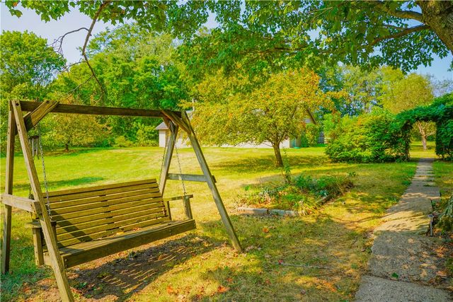 828 Brownhome Rd, Scott Twp, PA 16101