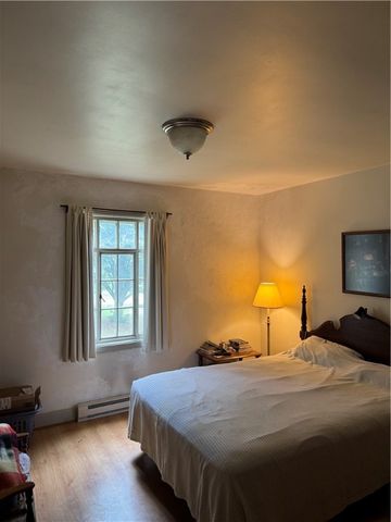 828 Brownhome Rd, Scott Twp, PA 16101