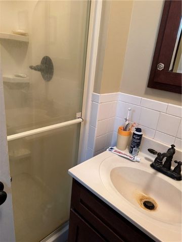 828 Brownhome Rd, Scott Twp, PA 16101