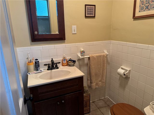 828 Brownhome Rd, Scott Twp, PA 16101