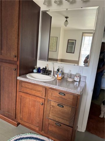 828 Brownhome Rd, Scott Twp, PA 16101