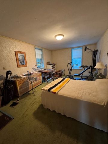 828 Brownhome Rd, Scott Twp, PA 16101