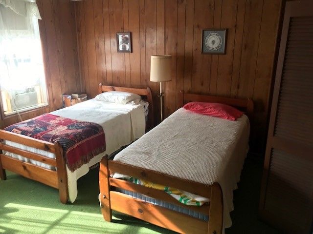 828 Brownhome Rd, Scott Twp, PA 16101