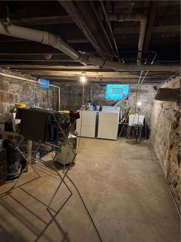 828 Brownhome Rd, Scott Twp, PA 16101