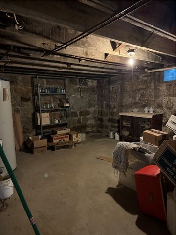 828 Brownhome Rd, Scott Twp, PA 16101