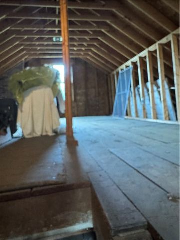 828 Brownhome Rd, Scott Twp, PA 16101