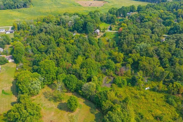 828 Brownhome Rd, Scott Twp, PA 16101