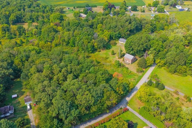 828 Brownhome Rd, Scott Twp, PA 16101