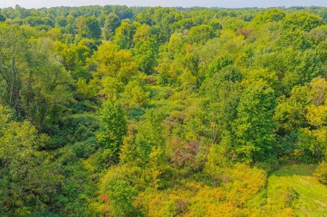 828 Brownhome Rd, Scott Twp, PA 16101