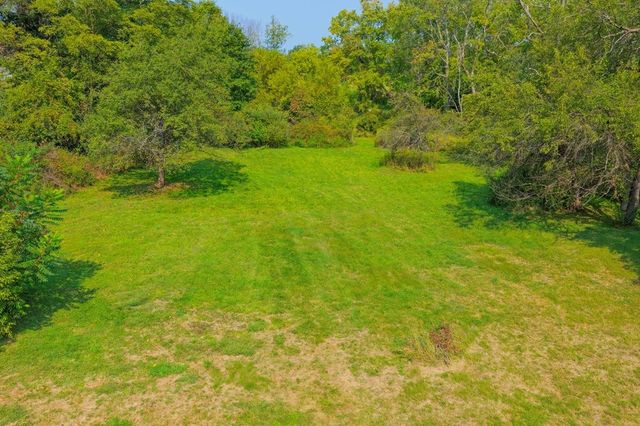 828 Brownhome Rd, Scott Twp, PA 16101