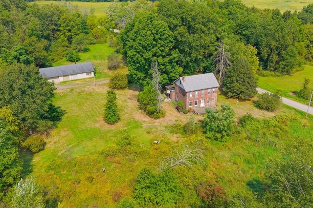 828 Brownhome Rd, Scott Twp, PA 16101