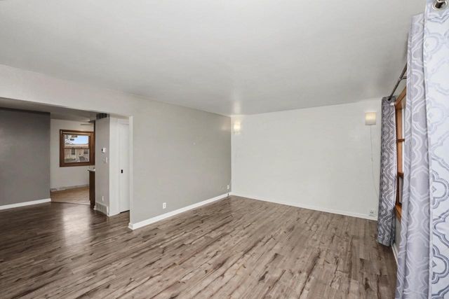 5075 W Colonial COURT, Greenfield, WI 53220