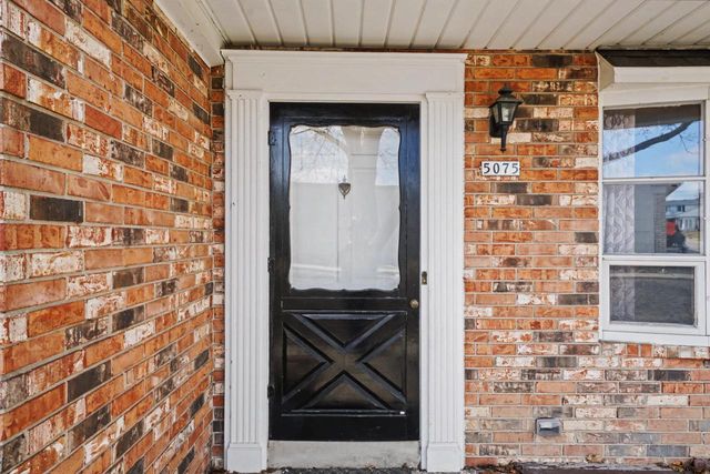 5075 W Colonial COURT, Greenfield, WI 53220