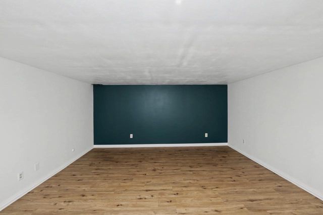 5075 W Colonial COURT, Greenfield, WI 53220