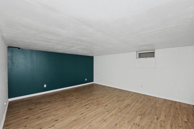 5075 W Colonial COURT, Greenfield, WI 53220