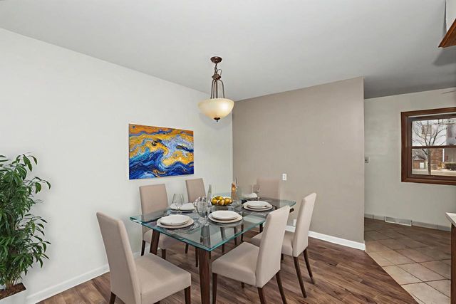 5075 W Colonial COURT, Greenfield, WI 53220