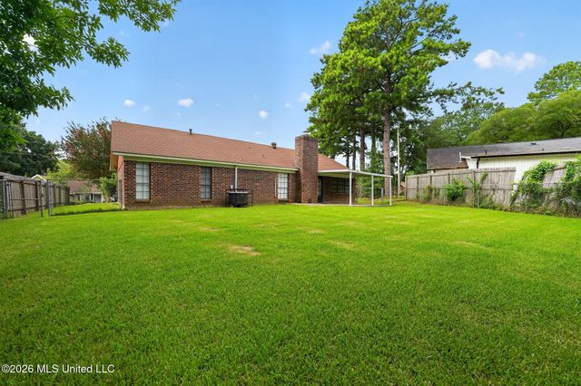 334 E Timber Ridge Court, Ridgeland, MS 39157